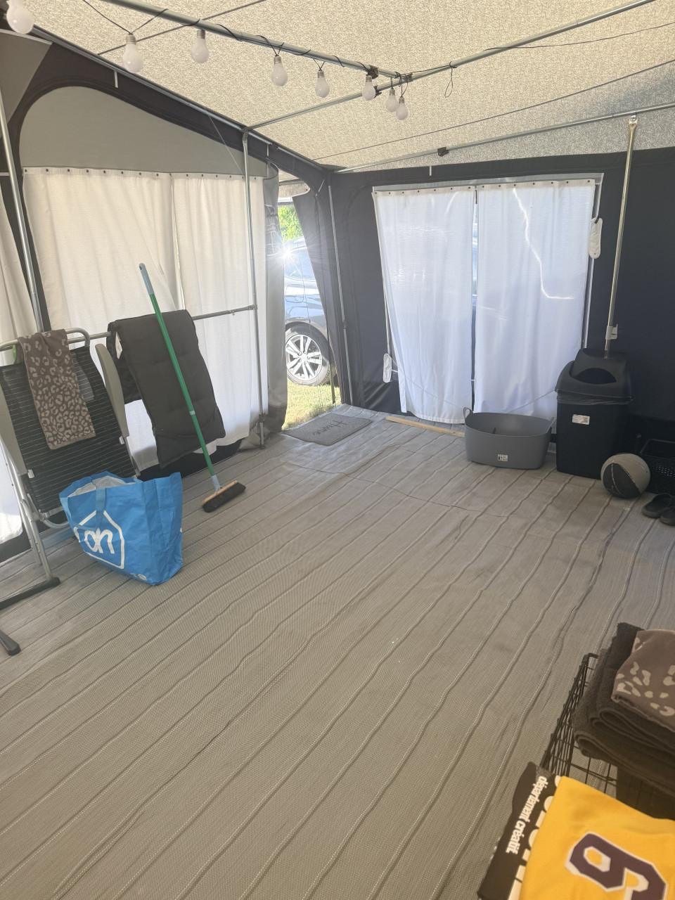 Caravan voortent met luifel