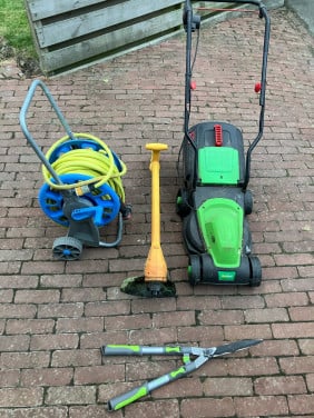 Diverse tuingereedschap.