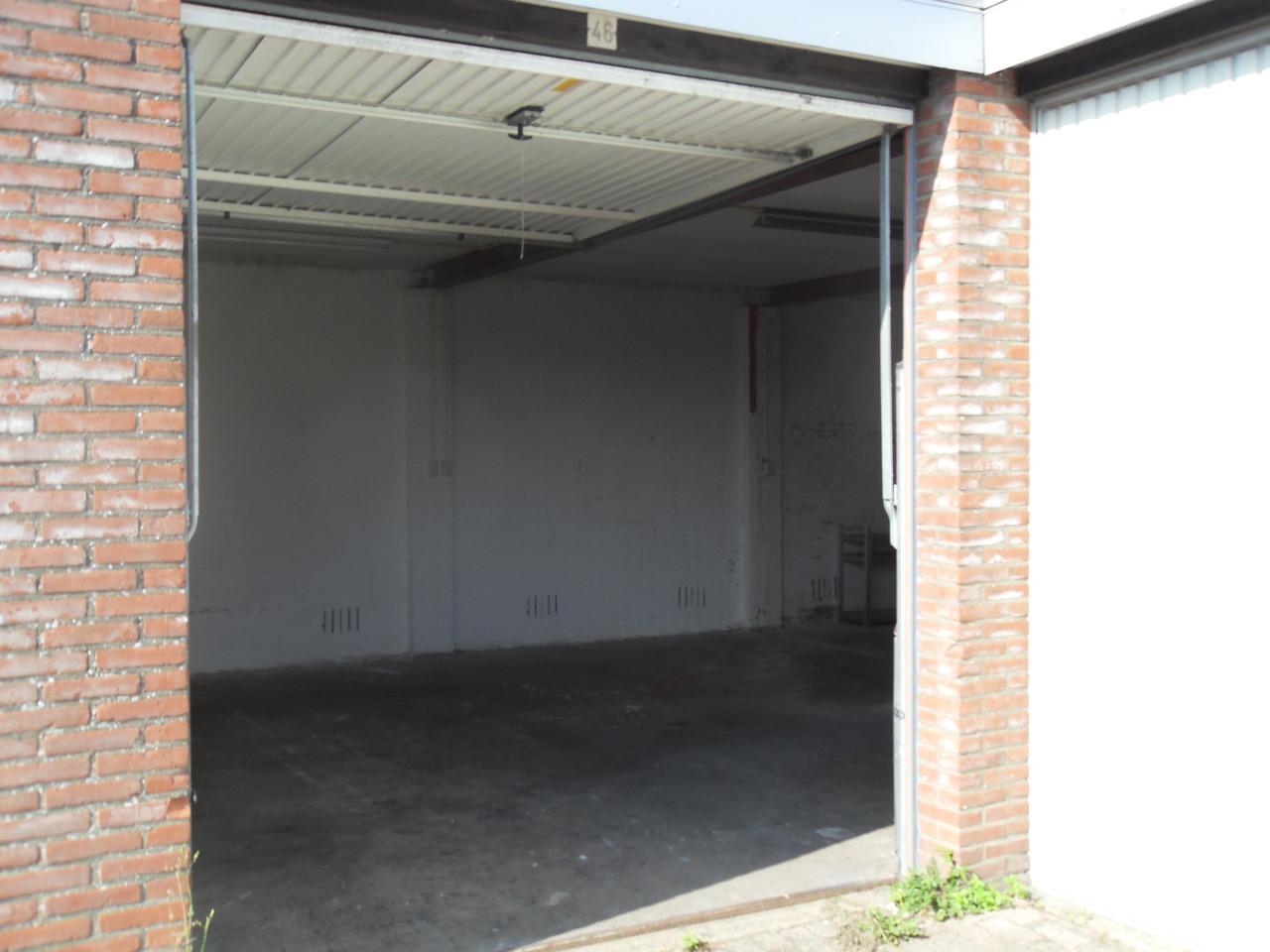 Te koop 3 dubbele extra hoge garagebox in Oost-Souburg