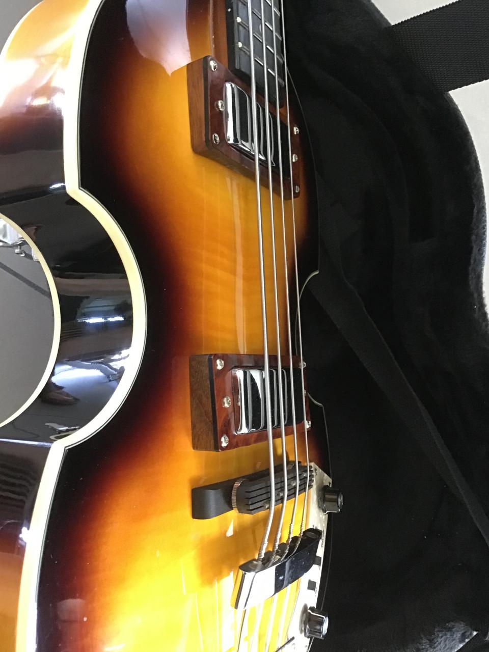 Complete set: Vioolbas en Hartke A70 Kickback combo versterker