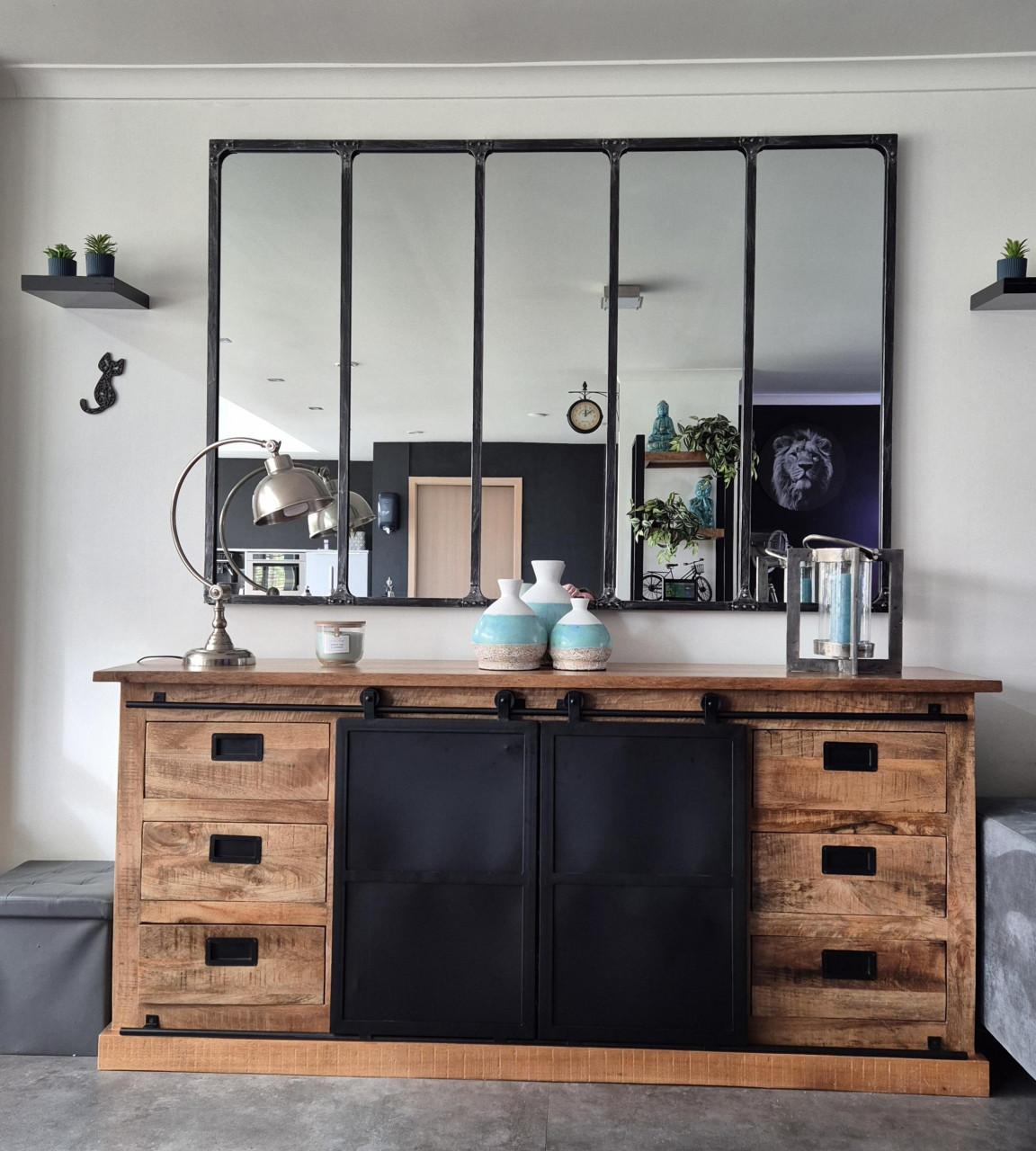 Dressoirs + boekenkast + salontafel + spiegel