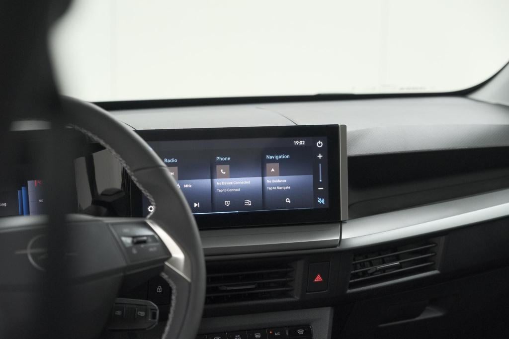 Opel Frontera turbo hybrid 145 gs | 7 zitplaatsen | navigatie | dodehoekdet