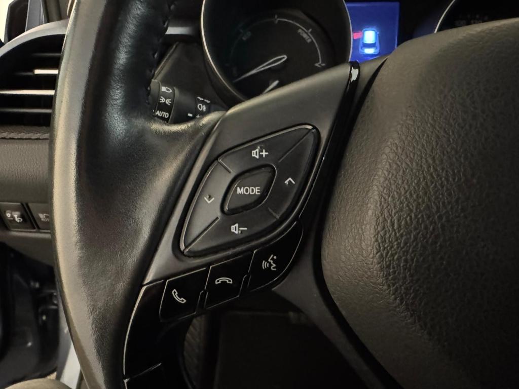 Toyota C-hr 1.8 hybrid business plus