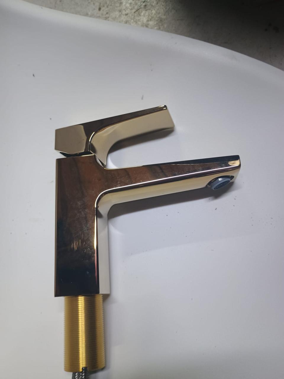 Goudkleurige Hansgrohe wastafelkraan Metropol – nieuw!