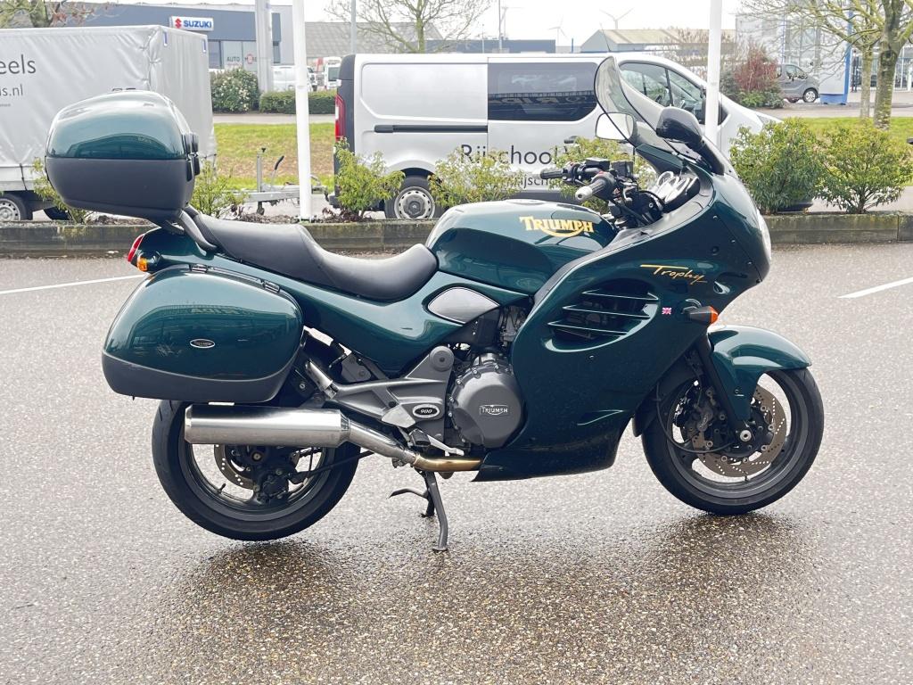 Triumph Trophy tour 900