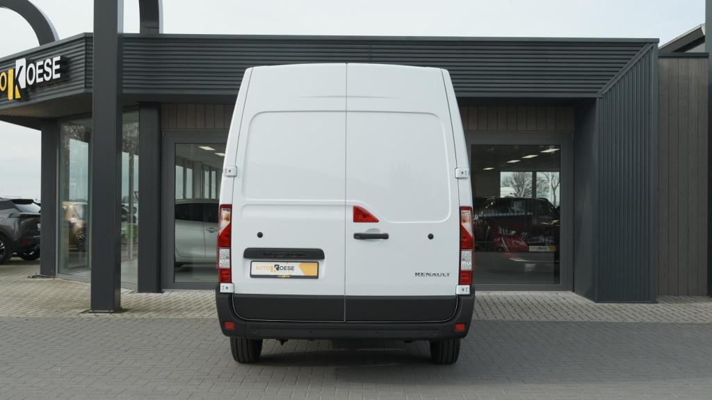 Renault Master t35 2.3 dci 135 l2h2 comfort | direct leverbaar | navigatie 