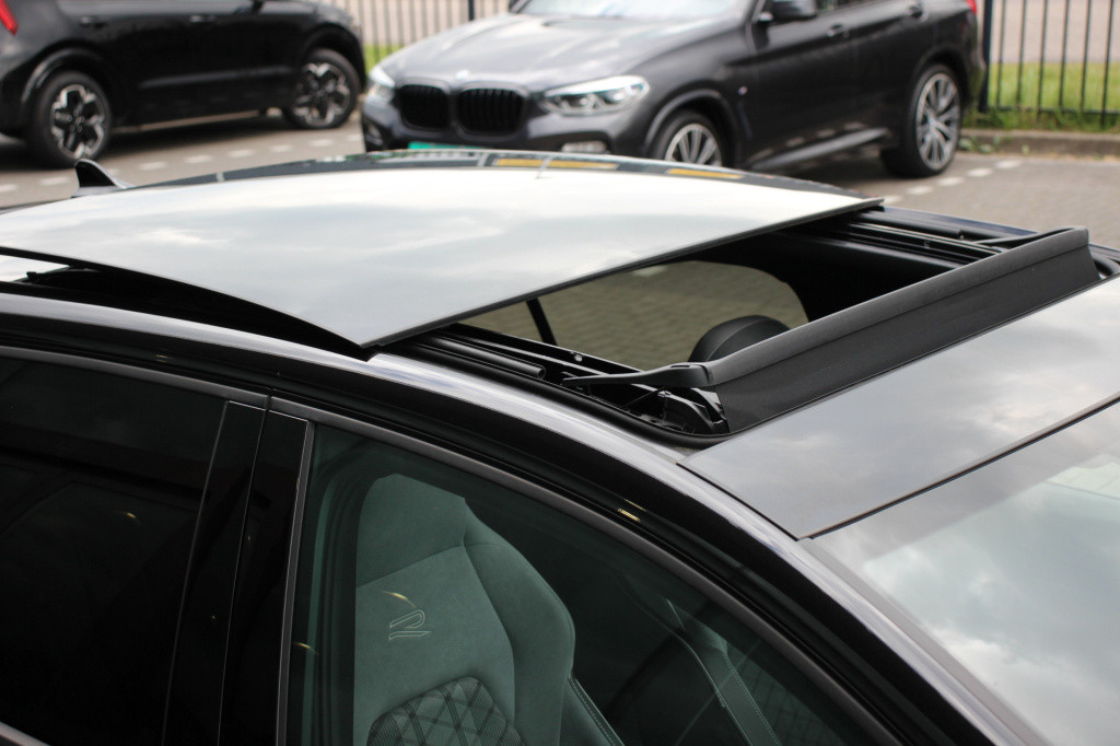 Volkswagen Golf 1.5 etsi r-line business | acc | pano. | camera | dab | sfe