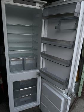 AEG SCE818E3LC inbouw koel vries-combinatie 177x55 cm.