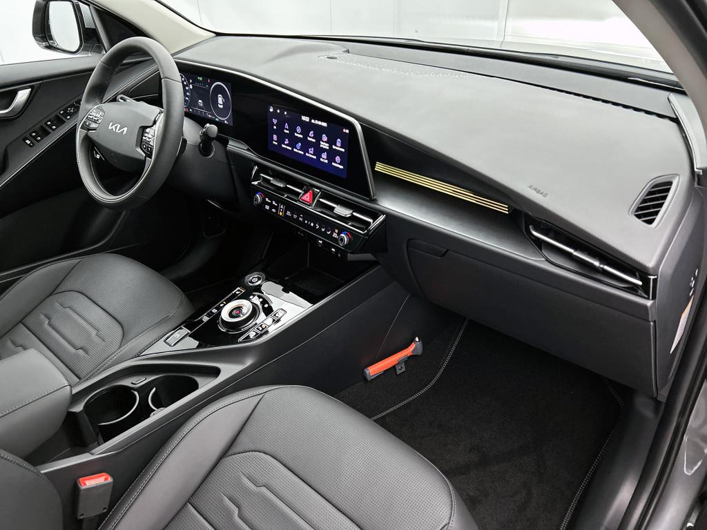 Kia Niro Ev air 64.8 kwh | company car | 10 jaar garantie | parkeercamera |