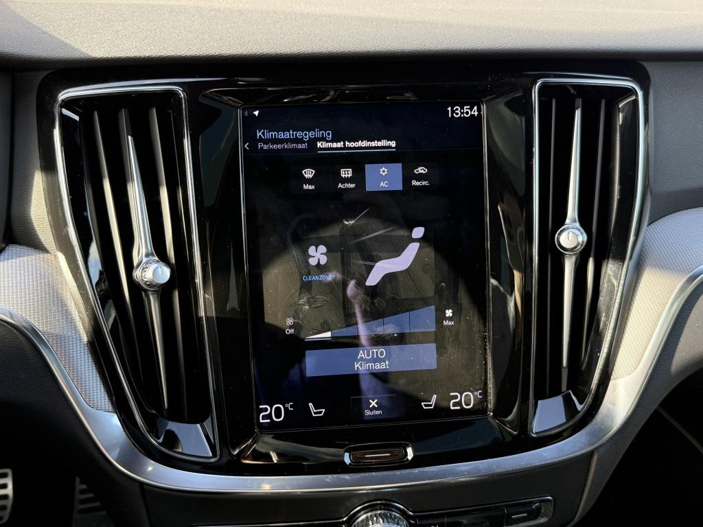 Volvo V60 t6 340pk recharge r-design| panodak| adap.cruise| 360camera| awd