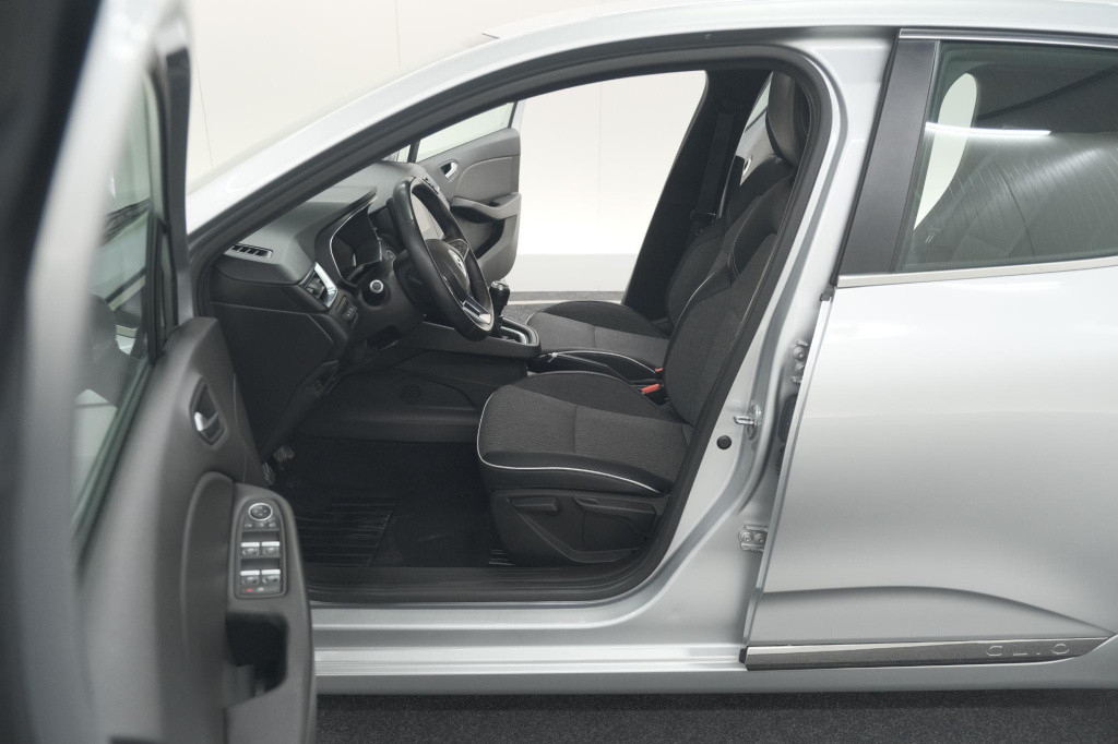 Renault Clio tce 100 intens | parkeersensoren | apple carplay | climate con