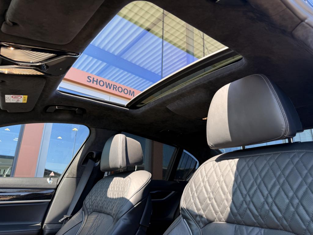 BMW 7 Serie 745e high executive | harman / kardon | schuif/kantel dak | sto