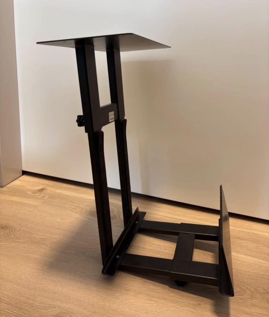 Verstelbare pc houder voor onder bureau