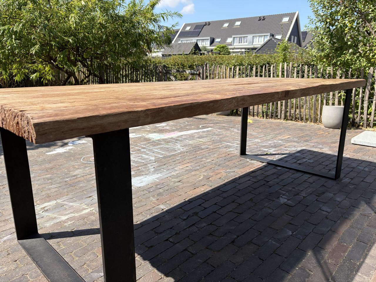 Eettafel Chunky Teak massief (240x100x77) stalen onderstel
