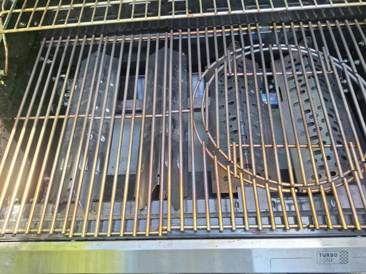 In NIEUWSTAAT verkerende  Gas  bbq