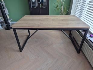 Eettafel nog zo goed als nieuw
