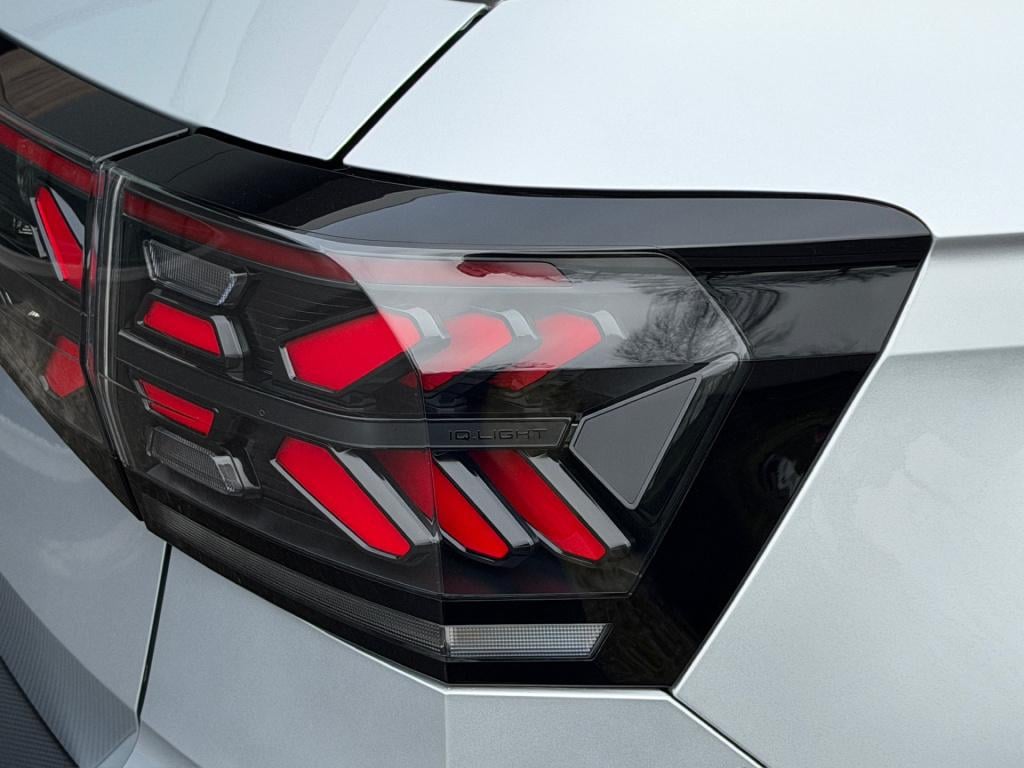 Volkswagen T-cross 1.5 tsi 150pk dsg r-line | camera | trekhaak | navi | iq