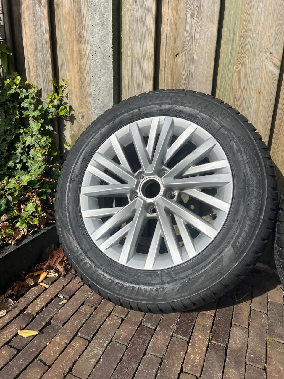 VW T-roc Golf velgen caddy 16 inch nieuwe banden