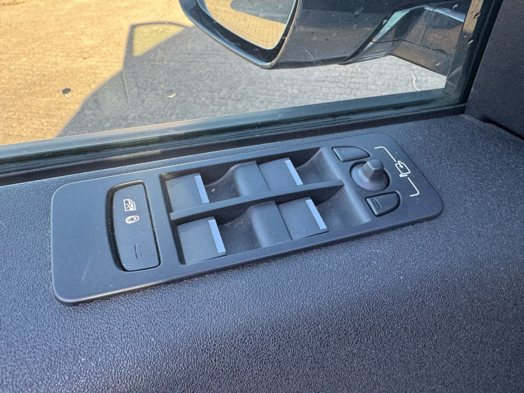 Land Rover Discovery p300e 1.5 r-dynamic s