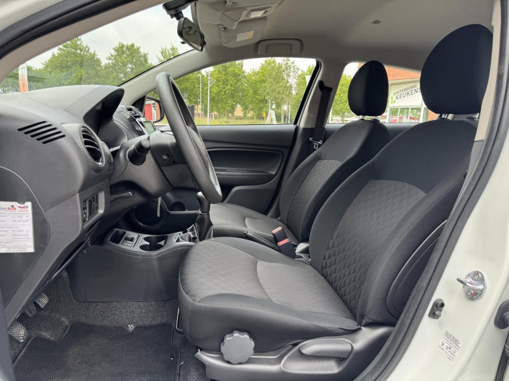 Mitsubishi Space Star 1.2 connect+