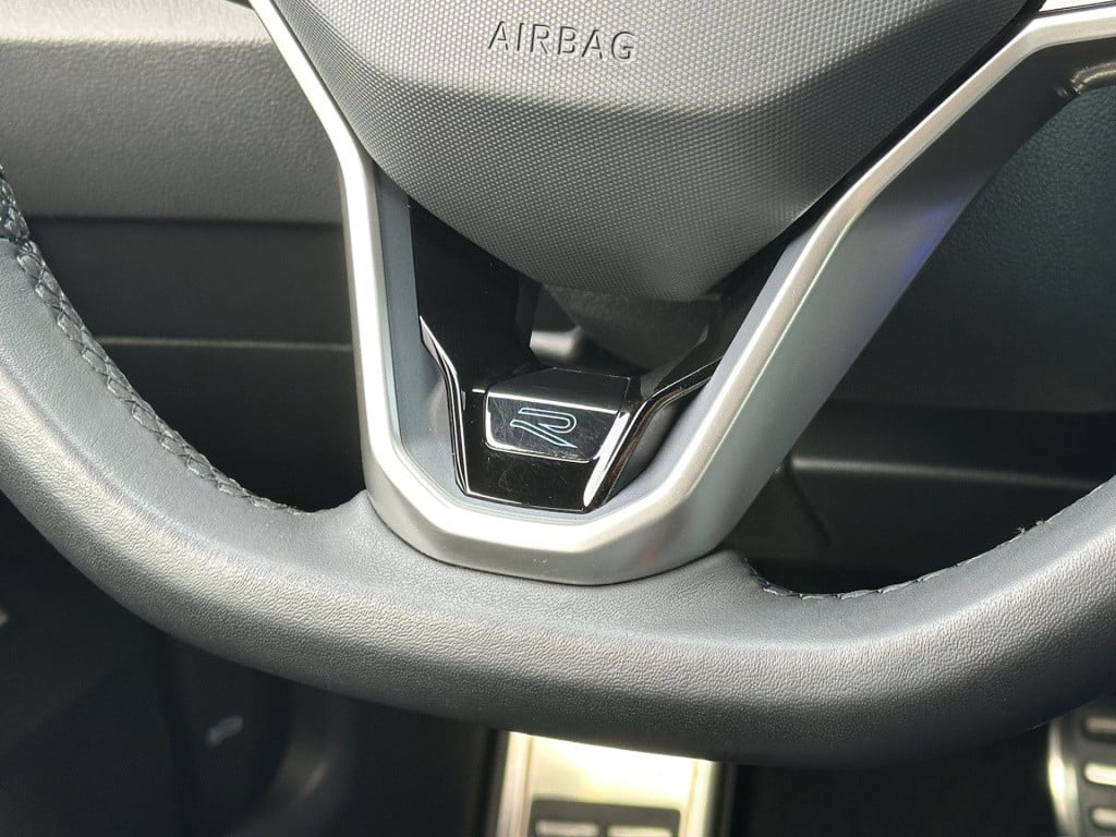 Volkswagen T-roc 1.5 tsi 150pk dsg r-line | camera | carplay | dode hoek | 