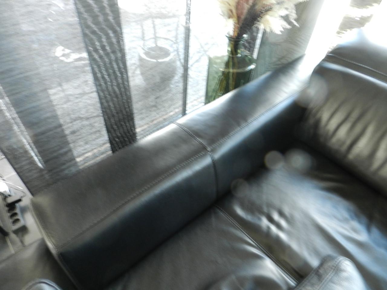 HOEKBANK MONTEL met lounge gedeelte leer