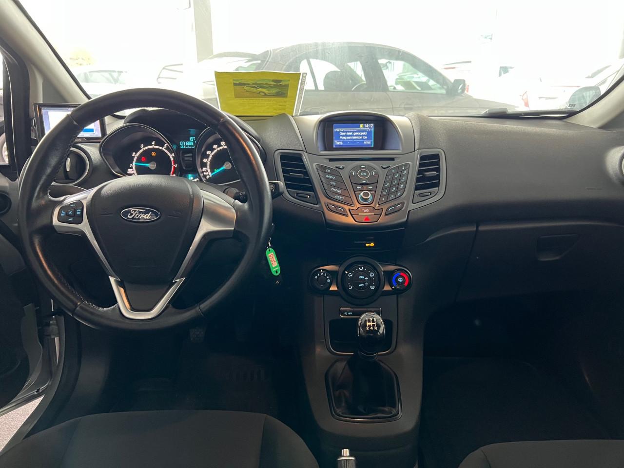 Keurige Ford Fiesta uit 2017 met slechts 71.000 km LED/Airco