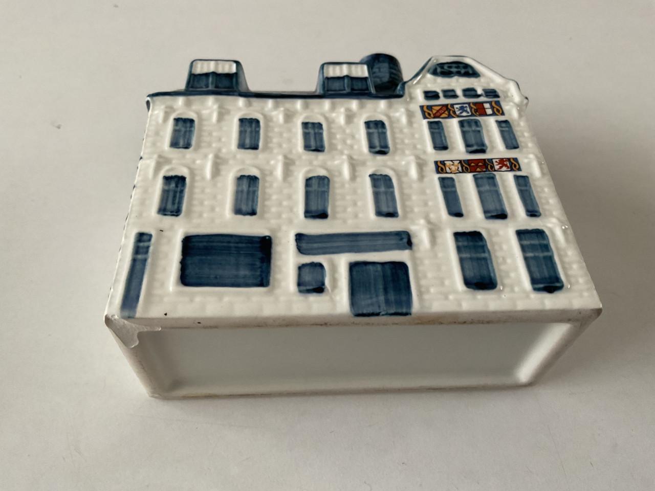 Huis, exclusief geproduceerd voor Gall & Gall + grachtenpandje. (Geen KLM).