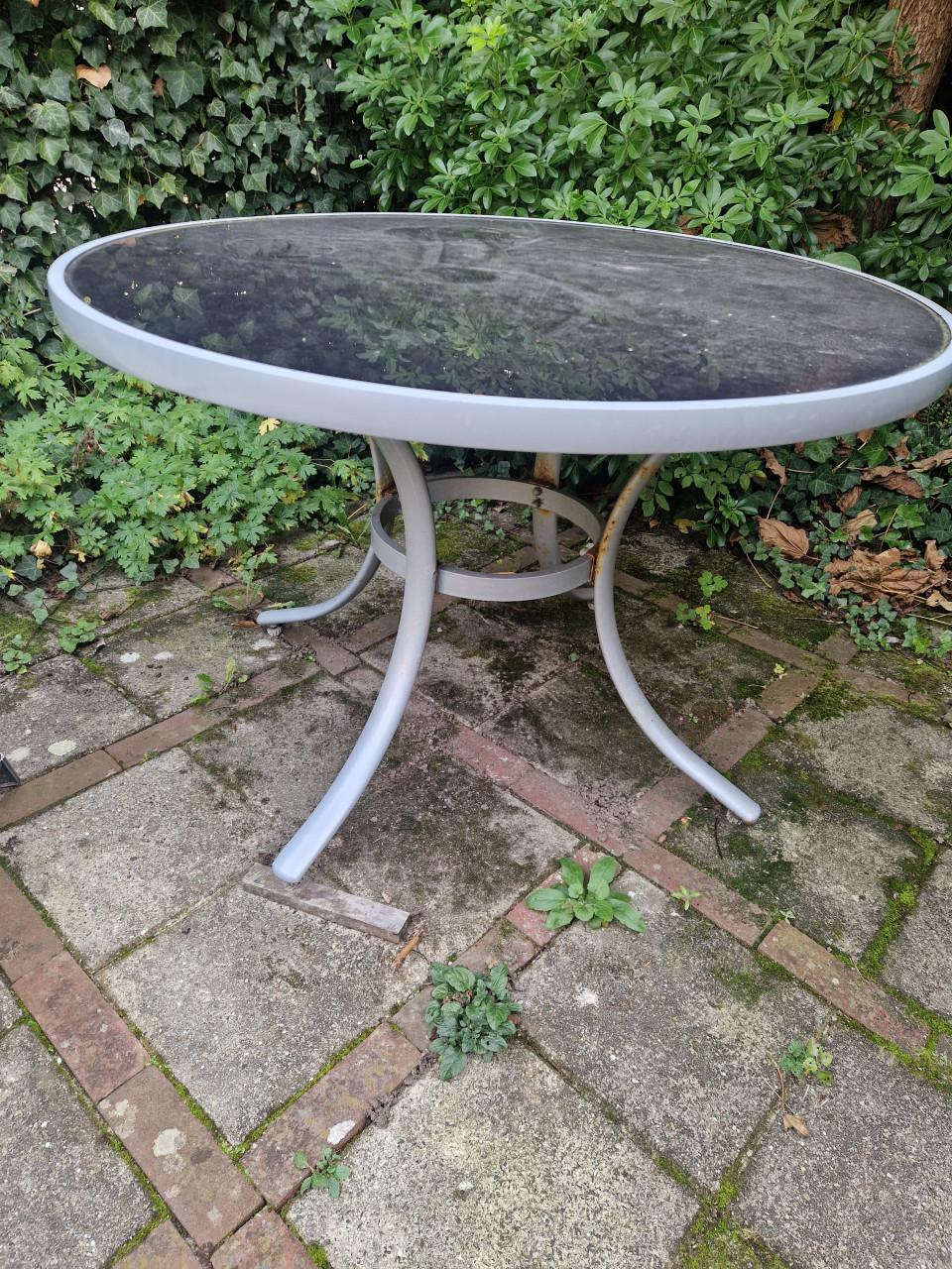 Gratis ophalen! Tuin tafel gebruikt, lounge stoel, houten tafel
