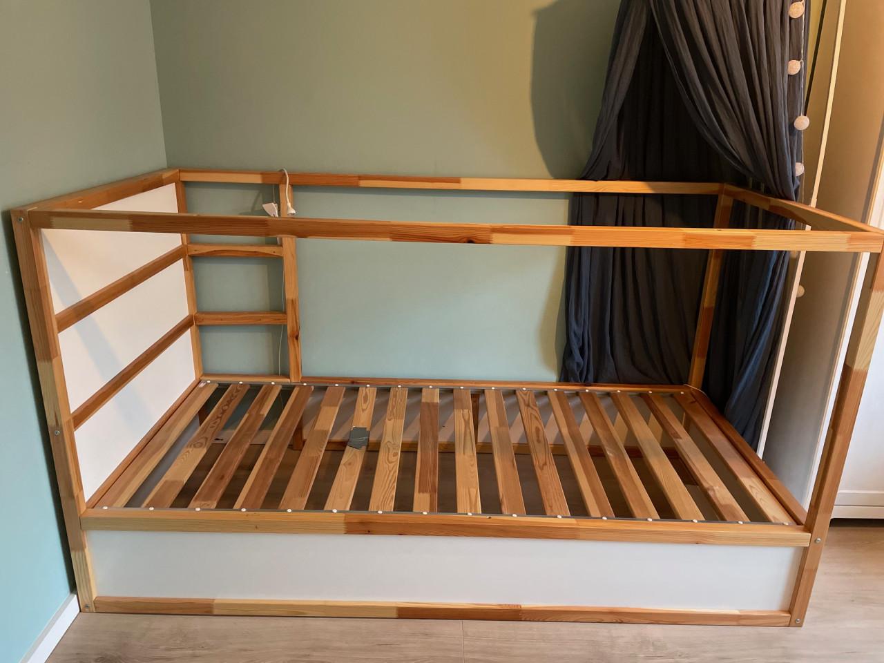 KURA keerbaar bed
