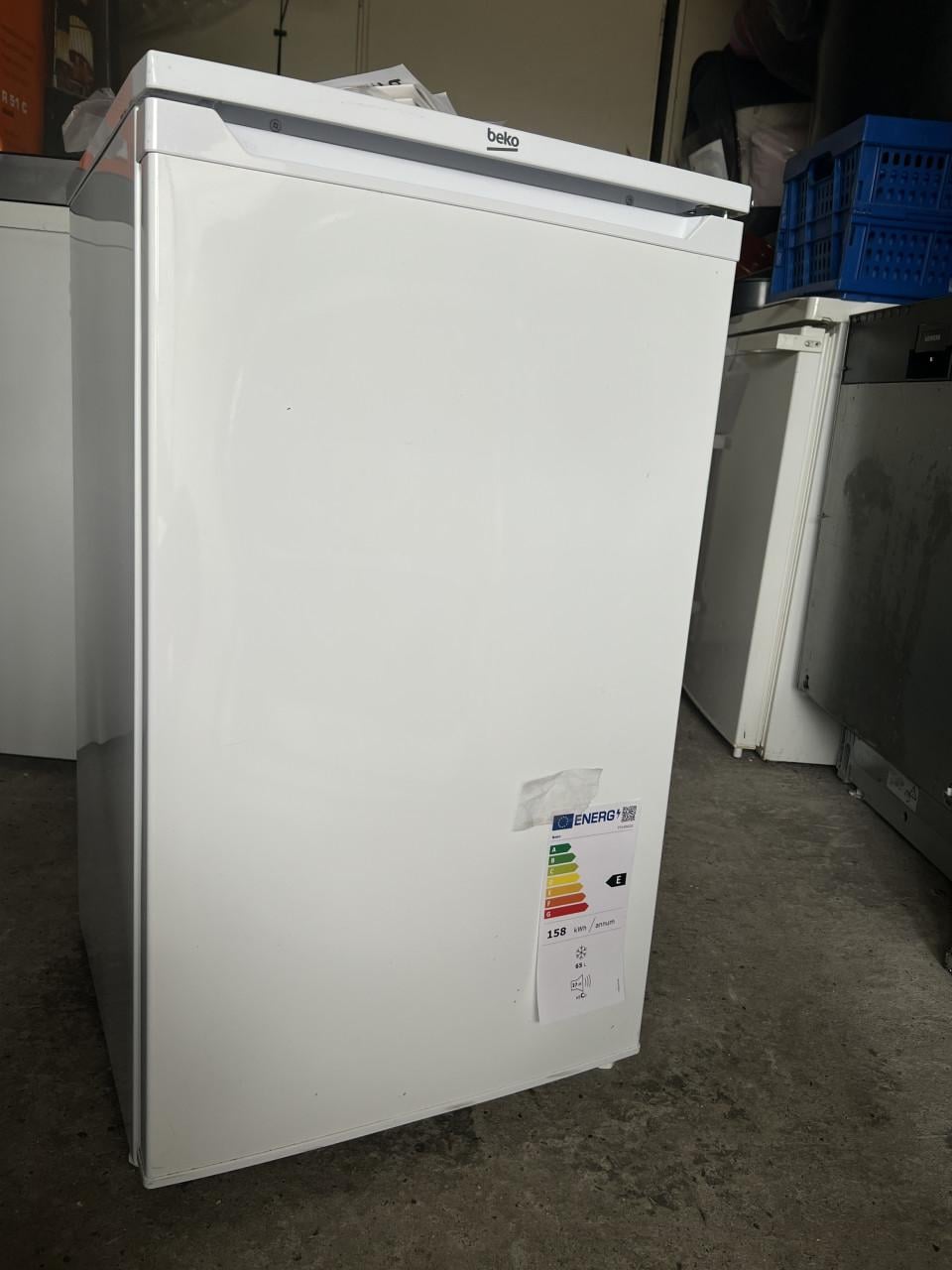 3 weken gebruikte lowfrost tafelmodel Vrieskast 85x50 cm.