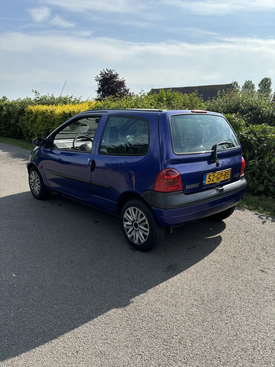 Renault Twingo met een voljaar apk!