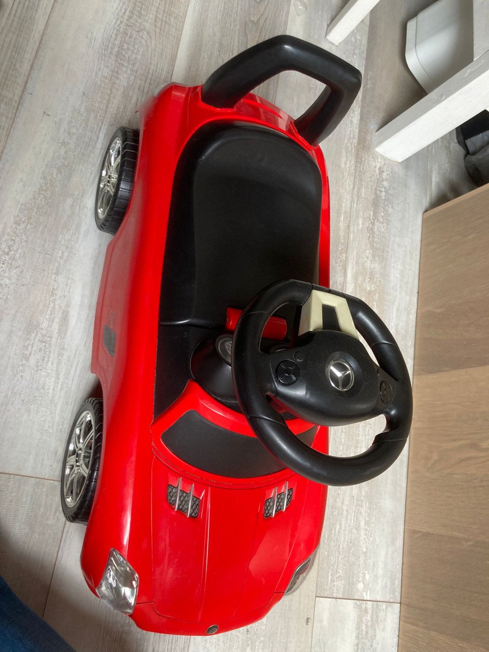 Loopauto mercedes rood