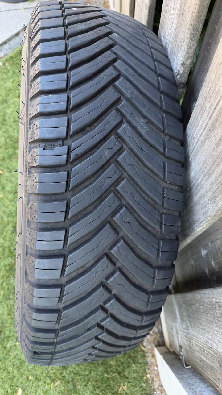 4x Michelin camperbanden met stalen velgen 225/75/R16
