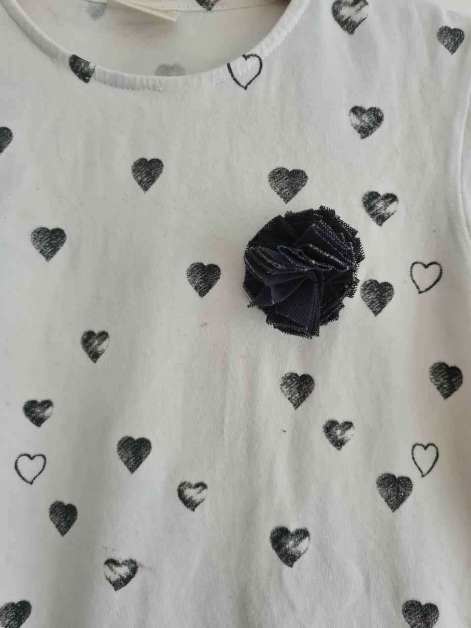 Zara wit/creme zwarte hartjes shirt  Maat 128