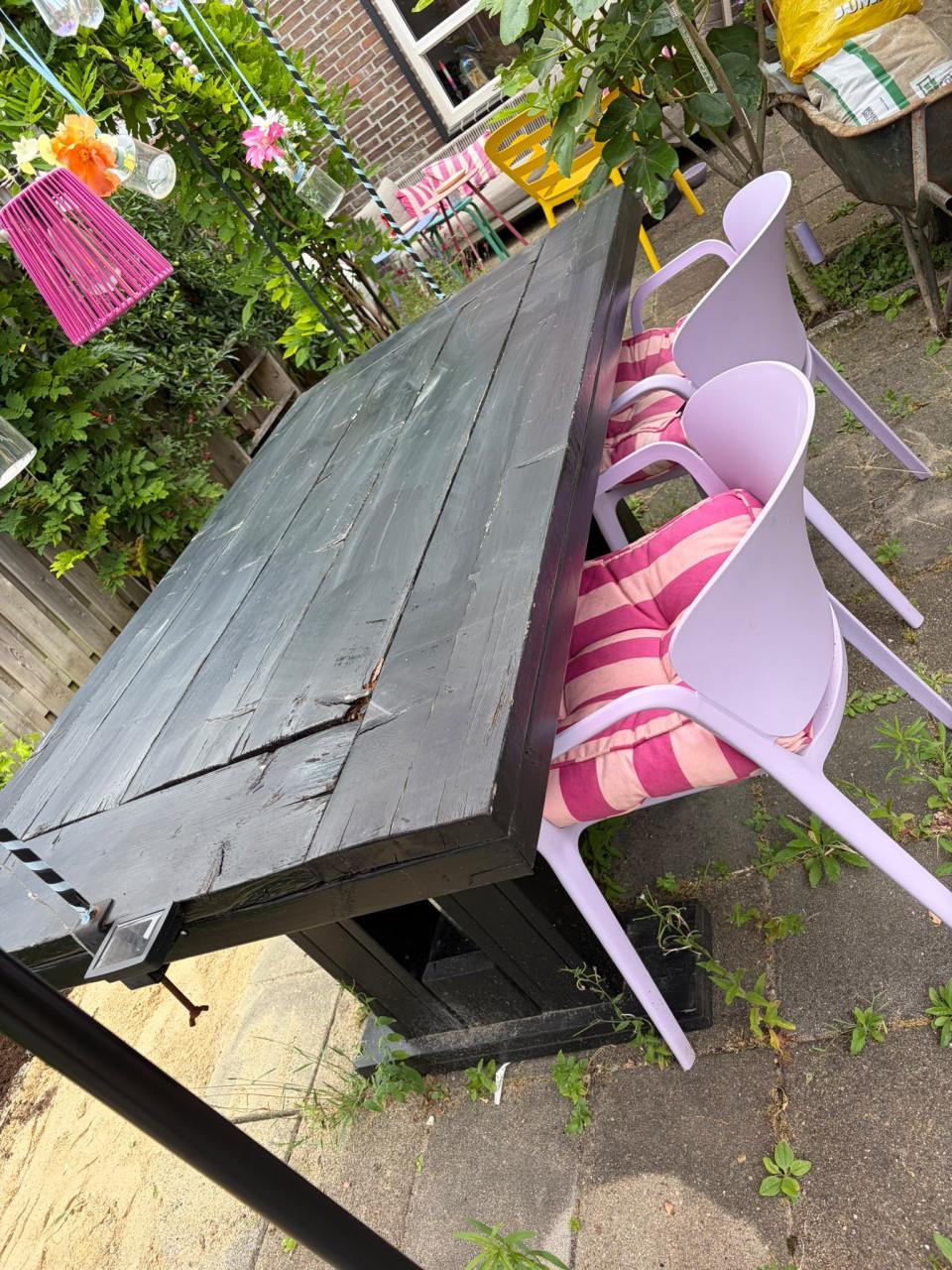 Robuuste tuintafel