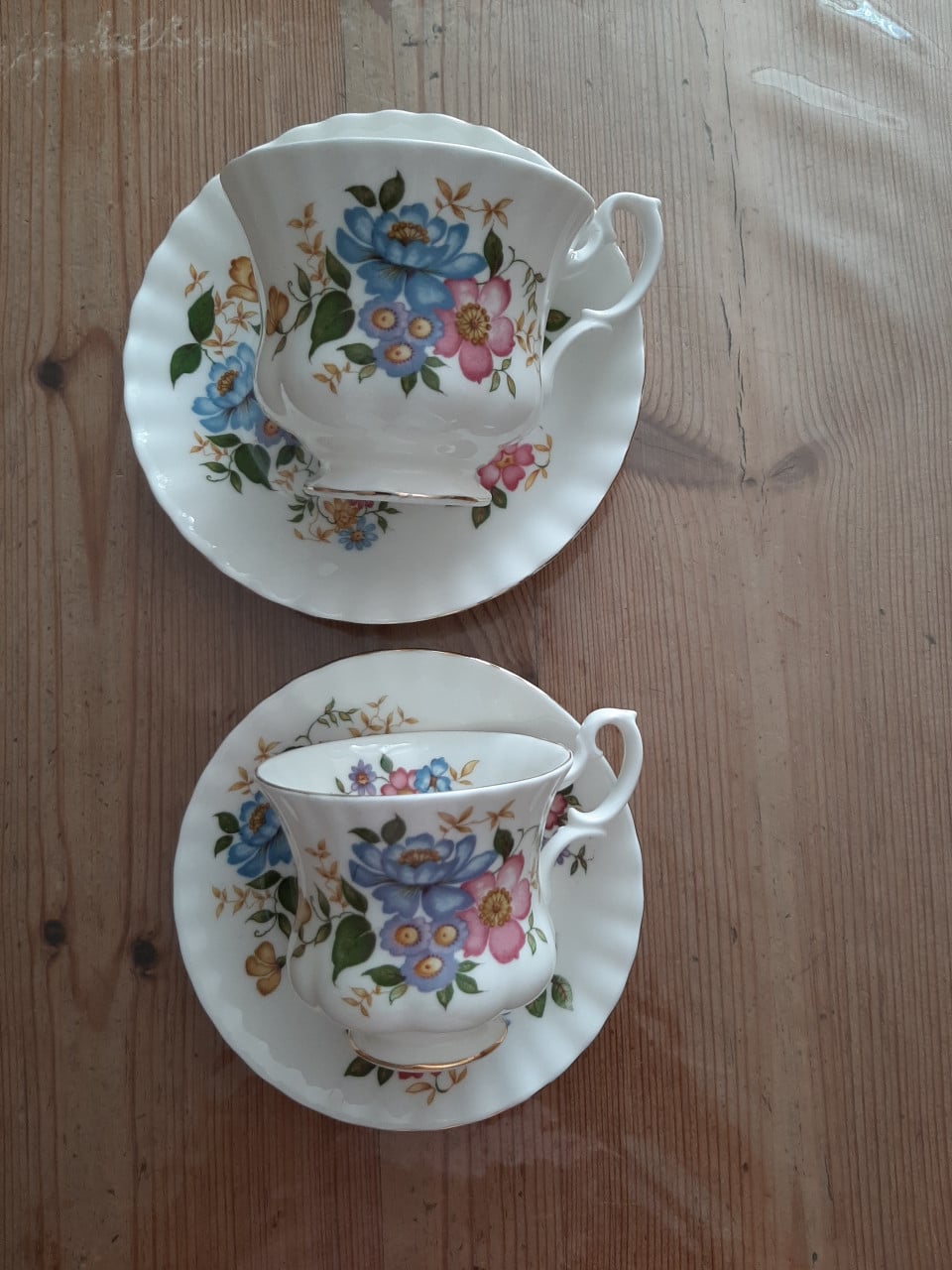RICHMOND , BONE CHINE - DAMES & HEREN KOP EN SCHOTEL - ENGLAND -  PORSELEIN