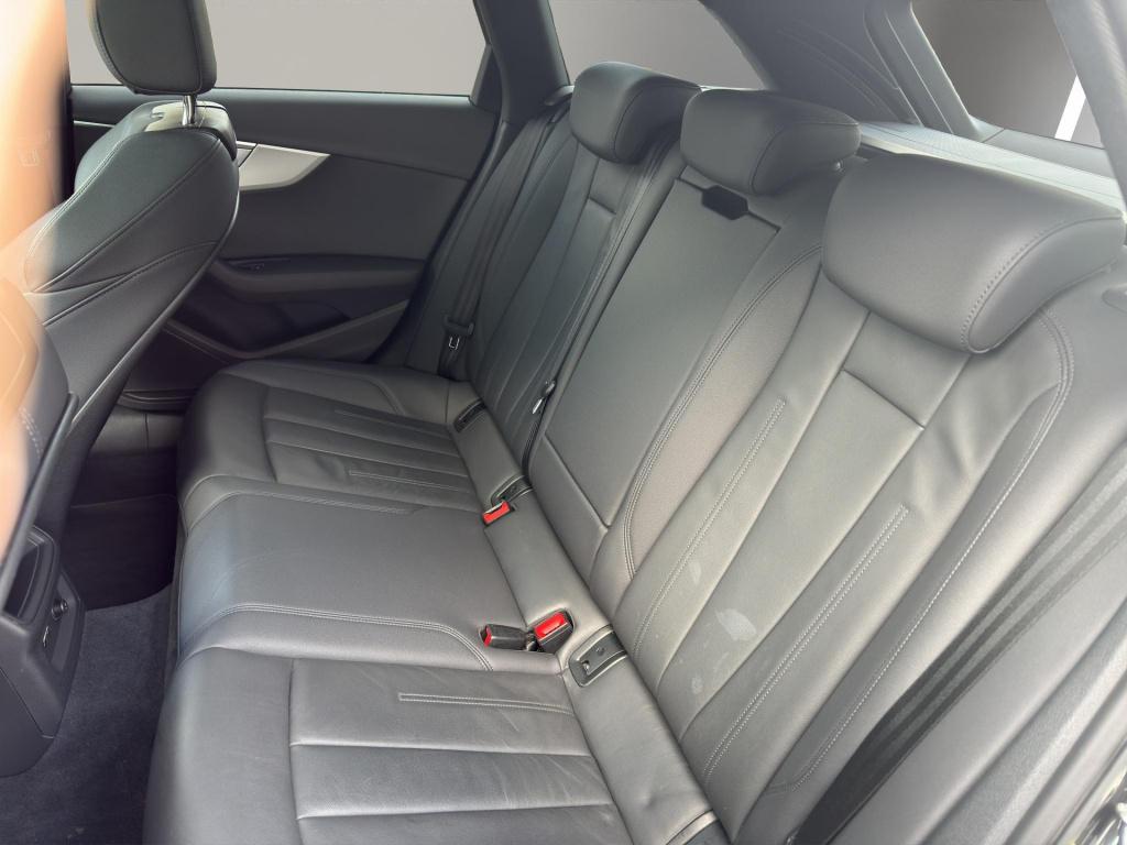 Audi A4 avant 35 tfsi s edition | 18"| pano | led | leder & verwarm | matri