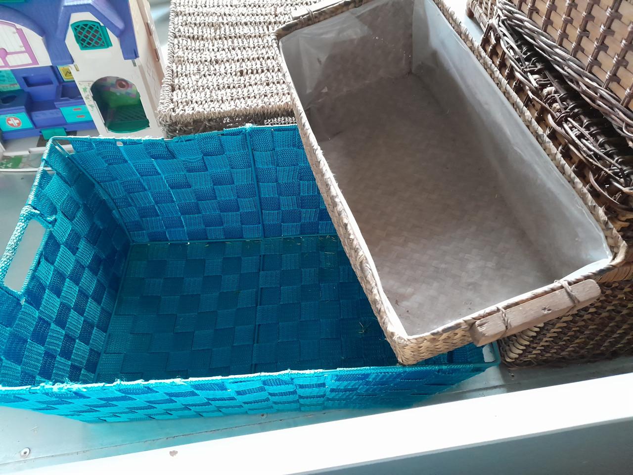 Diverse rieten manden