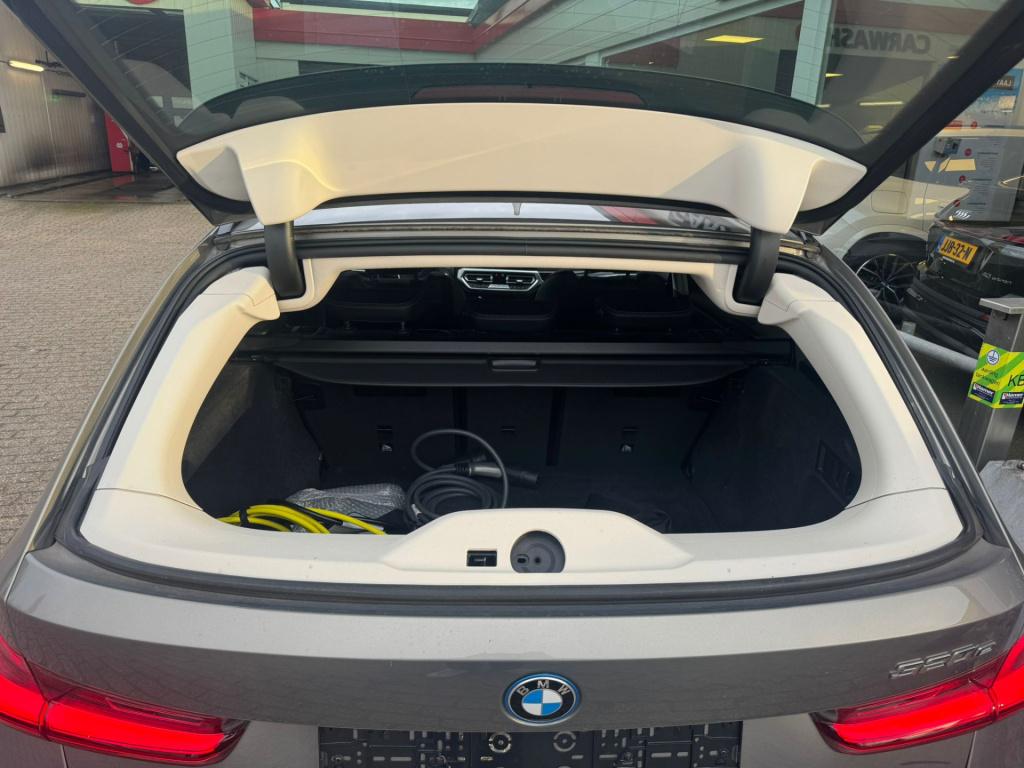 BMW 3-serie touring 320e business edition plus