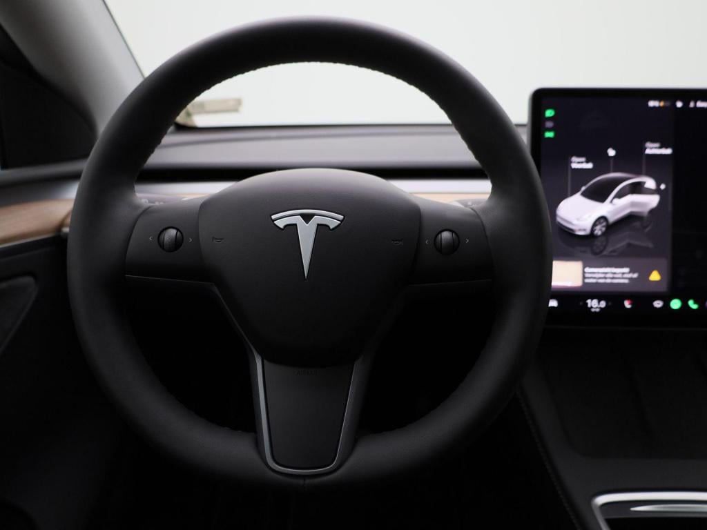 Tesla Model Y long range awd 75 kwh | 96% soh | fsd | btw-auto | lage km st