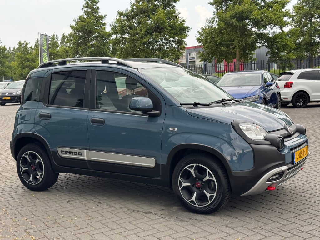Fiat Panda 1.0 hybrid cross * stoel + voorruit verwarming * airco * bluetoo