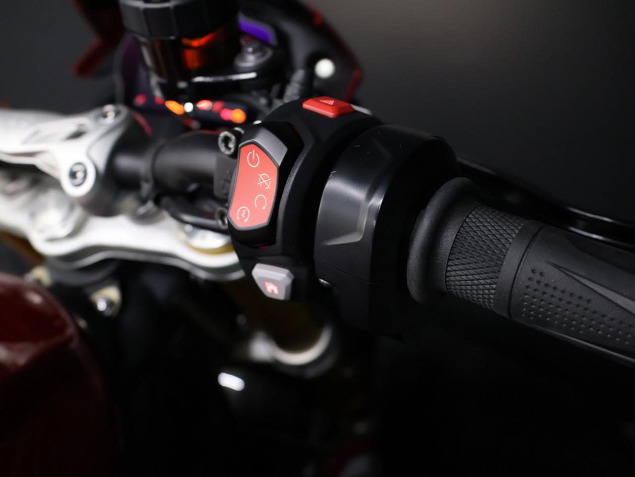 SPEED TRIPLE 1200 RS | Carnival Red