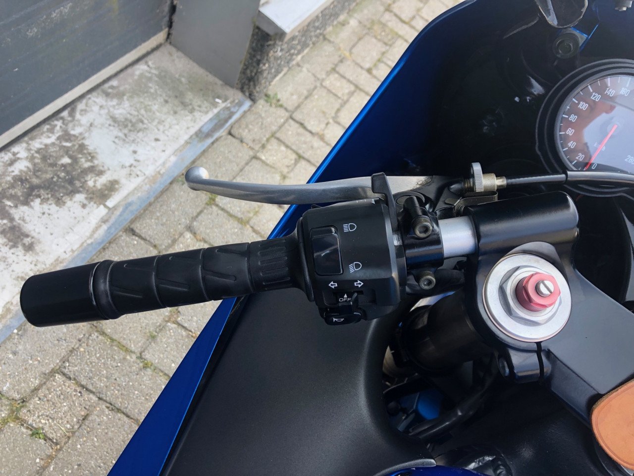 Kawasaki ZX12-R uit 2002 van 1e eigenaar! Keurige originele staat €3500,-