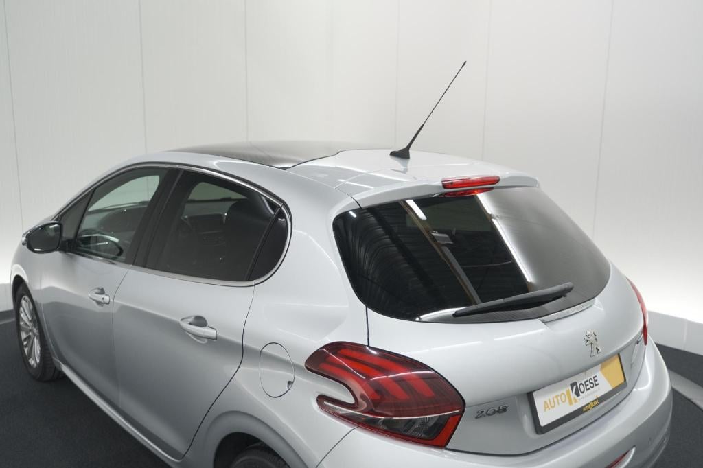 Peugeot 208 puretech 100 eat6 allure | panoramadak | camera | navigatie