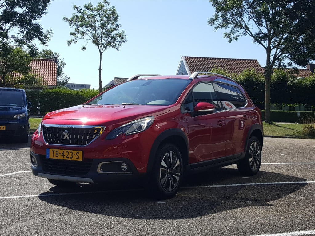 Peugeot 2008 1.2 pt 110pk allure eat6 automaat navigatie | achteruitrijcame