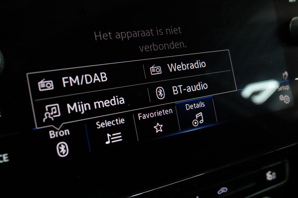 Volkswagen Passat 1.6 tdi | acc | carplay | camera | pdc |