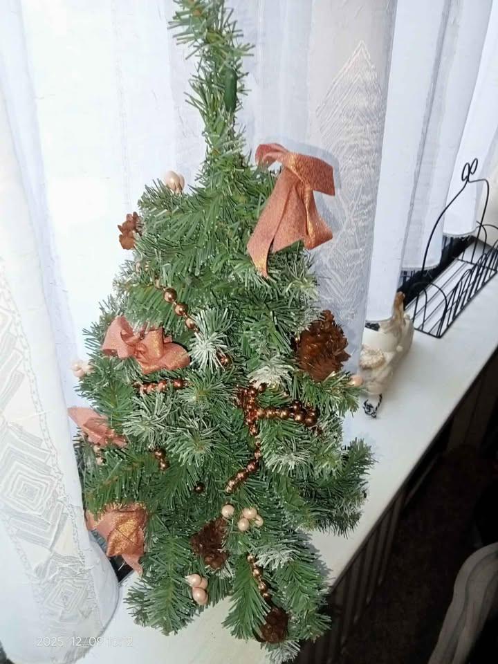 3 kleine kunst kerstbomen