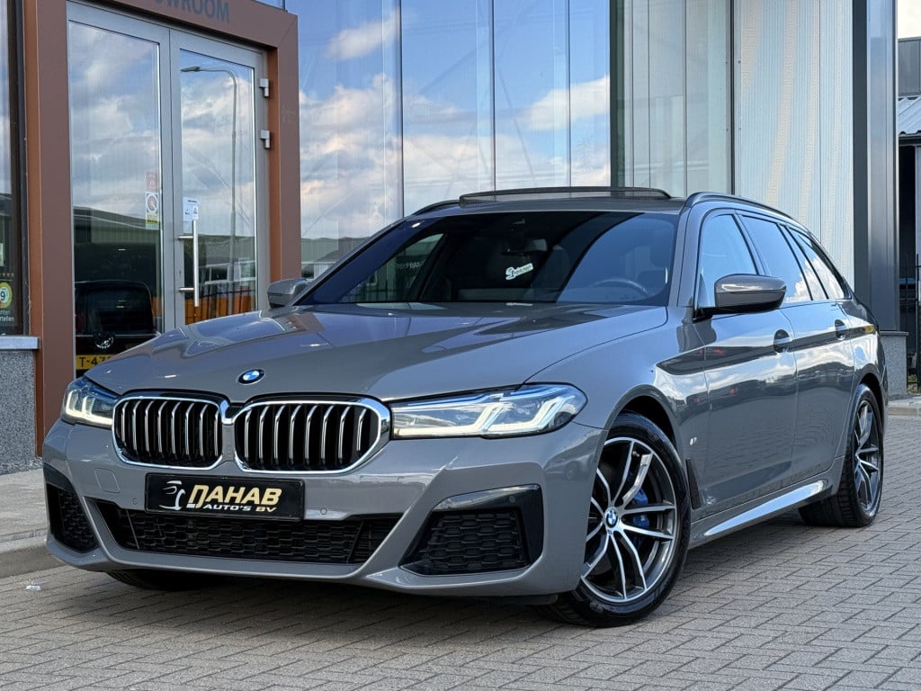 BMW 5 Serie touring 530i high executive m-sport | pano | headup | laser