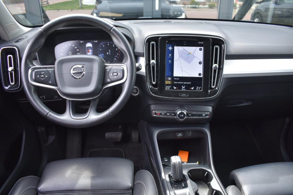Volvo XC40 1.5 t3 leder | stuur en stoelverwarming | camera | apple carplay
